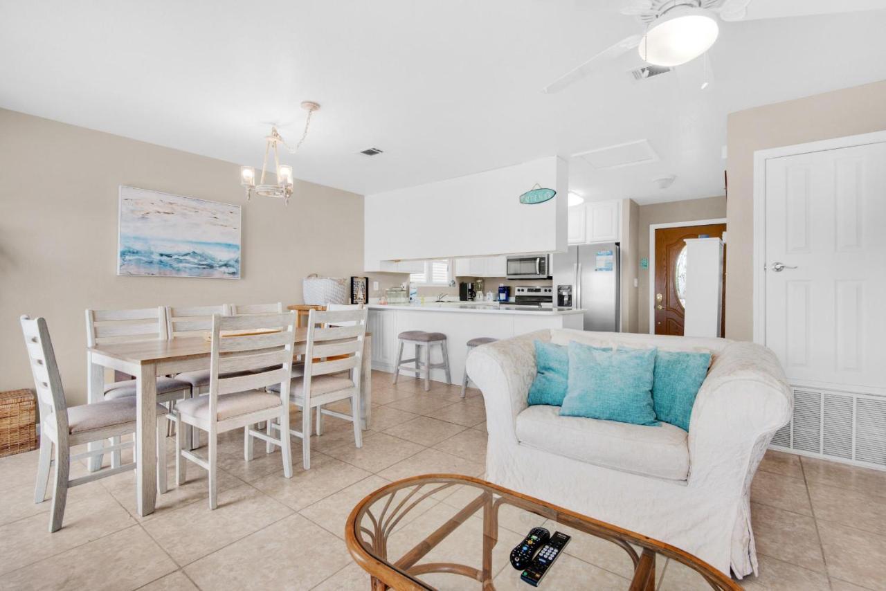 Moon Tide Cottage เพนซาโคลาบีช ภายนอก รูปภาพ